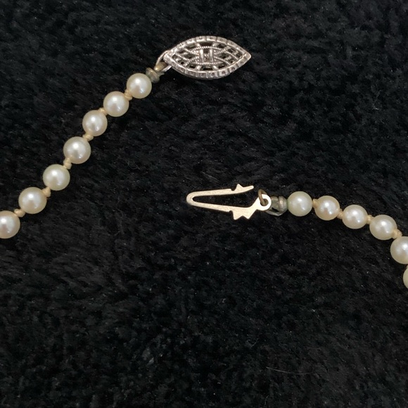 Grandma’s tapered pearls - Picture 4 of 4
